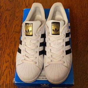 🚨SALE🚨Superstar Adidas